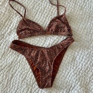 Billabong cheetah print bikini